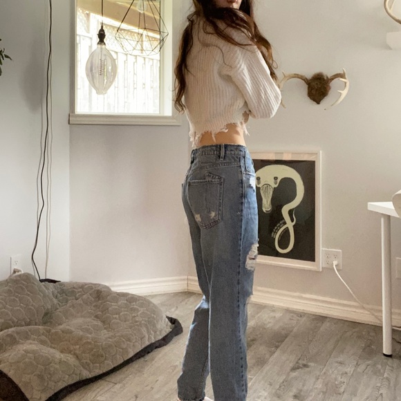 BDG Distressed Boyfriend Jeans - Picture 5 of 15